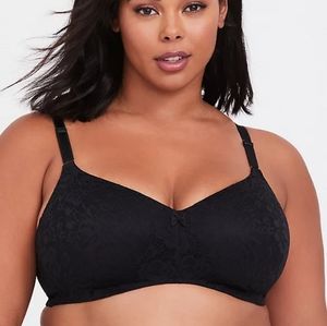 New. Black wire free lace  smoothing bra
